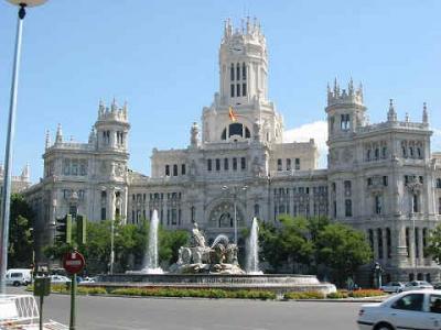 El Ayuntamiento de Madrid está convocando concursos públicos para recortar el gasto público 